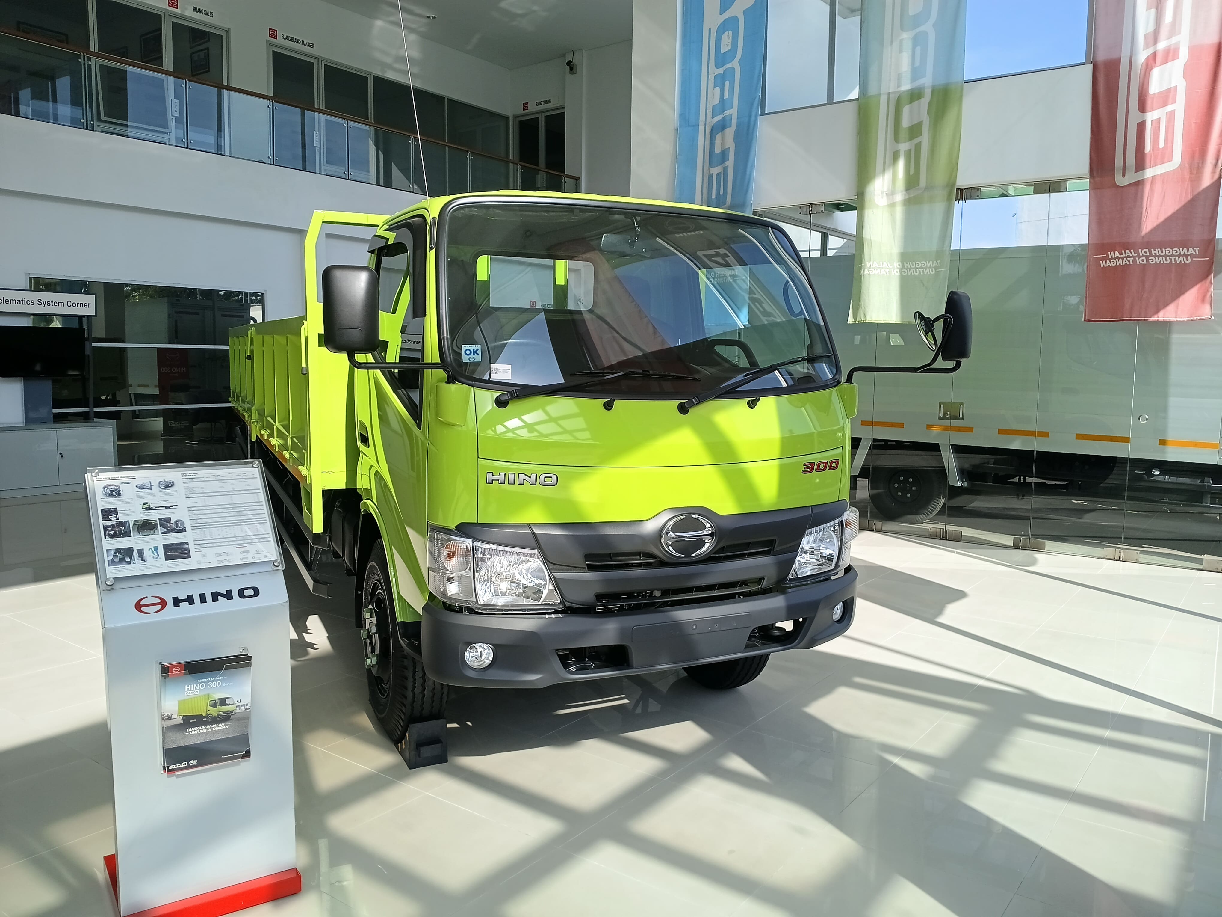 Hino Batam Hadirkan Solusi Truk Andal untuk Dukung Pertumbuhan Industri Kepulauan Riau